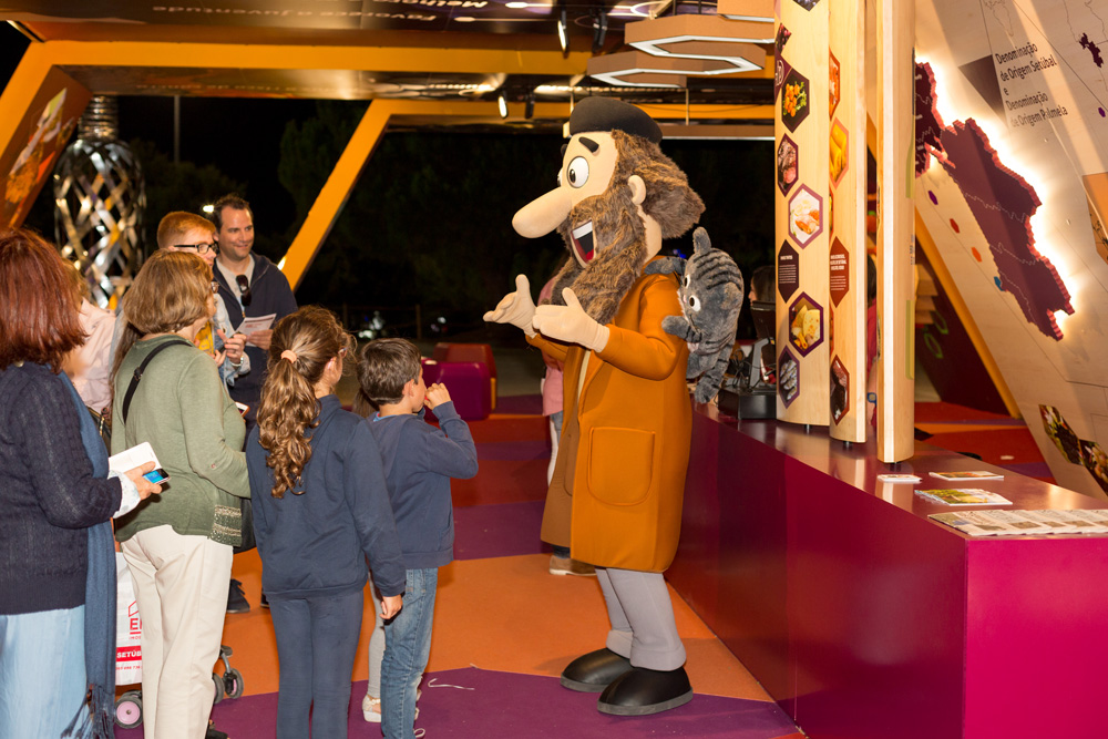 Feira de Sant'Iago | Mascote Zé dos Gatos