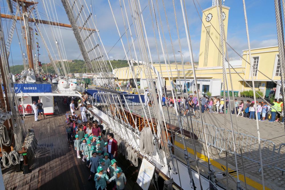 Visitas escolares aos navios Sagres e Mar Portugal - Semana do Mar