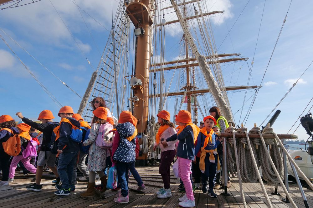 Visitas escolares aos navios Sagres e Mar Portugal - Semana do Mar