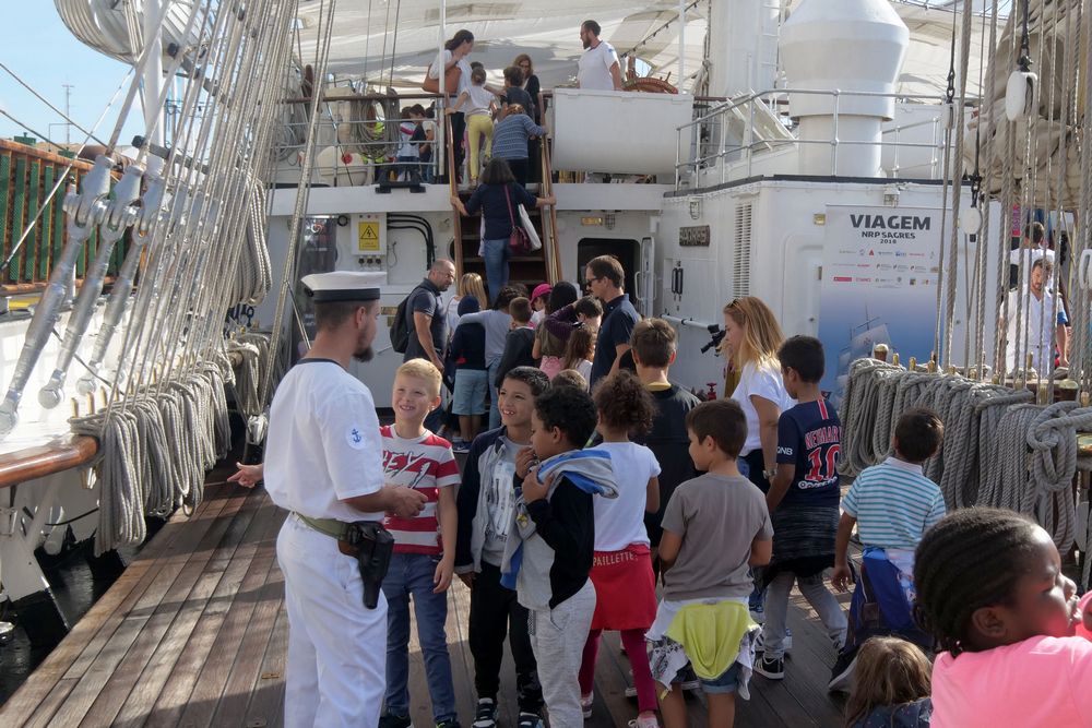 Visitas escolares aos navios Sagres e Mar Portugal - Semana do Mar