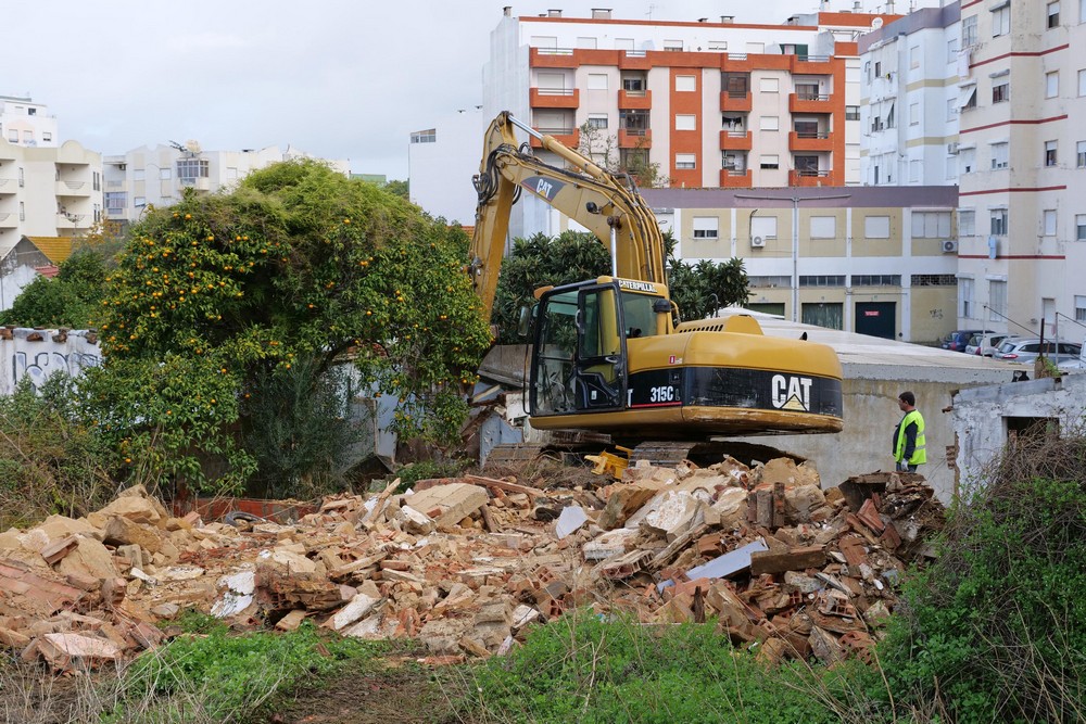 Demolição de barracas na Azinhaga dos Espanhóis
