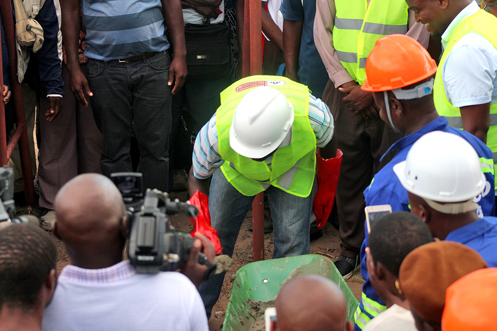 Quelimane - campanha de construção de escola - lançamento da primeira pedra