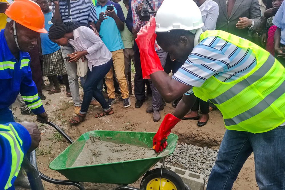 Quelimane - campanha-construção-escola---1a-pedra
