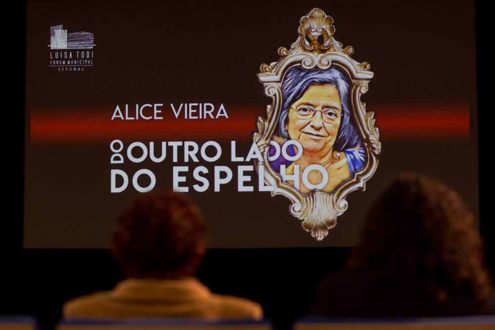 Alice do Outro Lado do Espelho