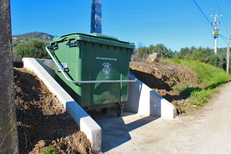 Fixação de contentores