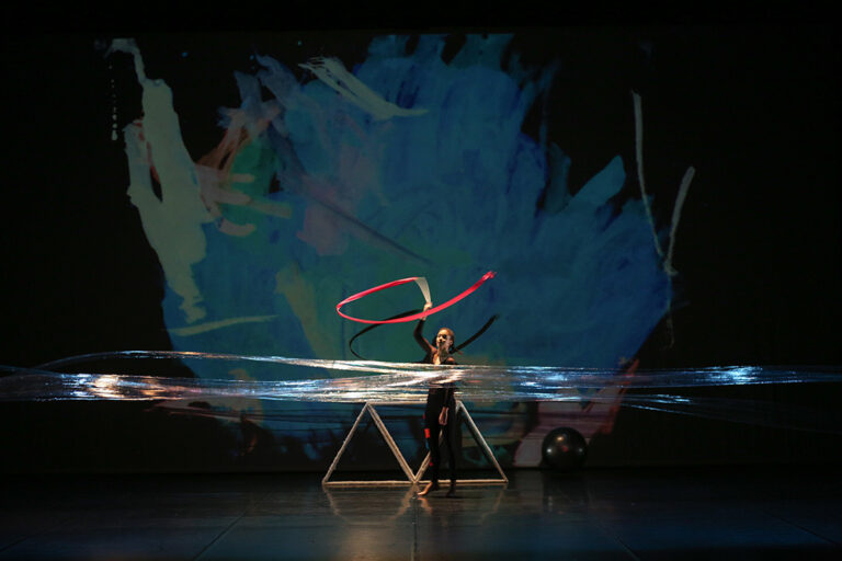 Academia de Dança Contemporânea - Geometria Encantada