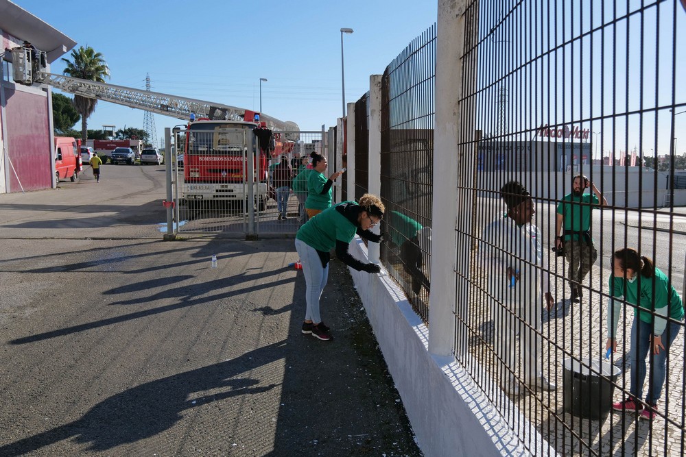 Pintura do muro exterior do quartel dos bombeiros sapadores