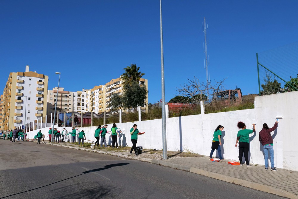 Pintura do muro exterior do quartel dos bombeiros sapadores