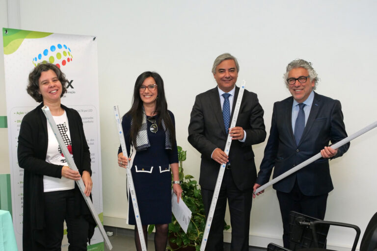 Lâmpadas LED nas escolas do 1.º ciclo