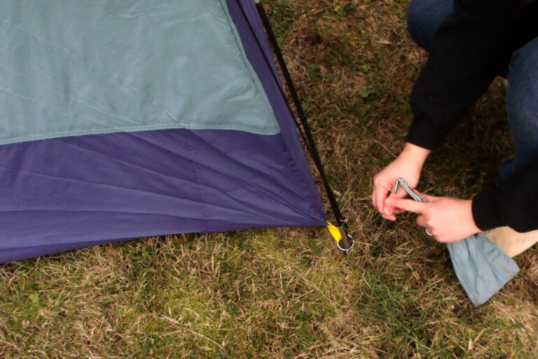 Montagem de tenda | imagem exemplificiativa