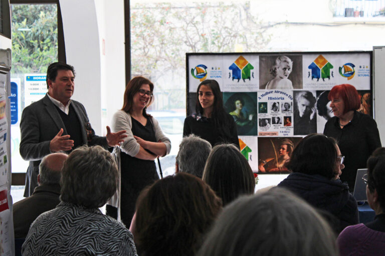 Percurso da Mulher através da História em palestra