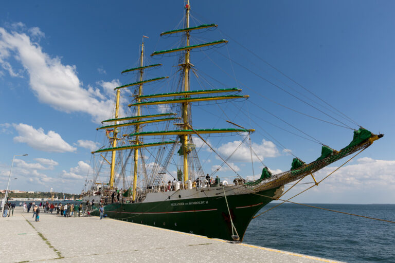 Navio-escola alemão Alexander von Humboldt II