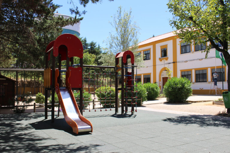 EB Pinheirinhos | Requalificação de piso