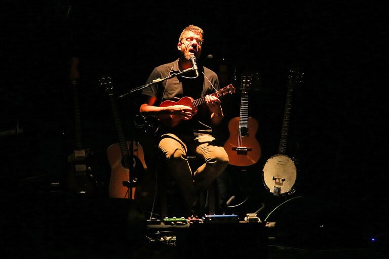 Miguel Araújo - digressão "Casca de Noz"