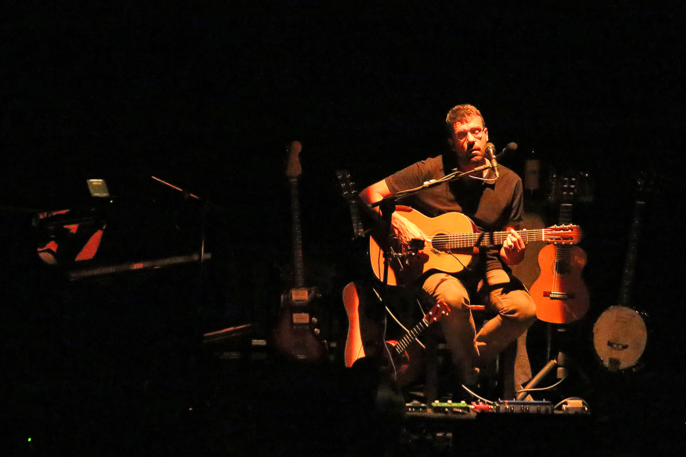 Miguel Araújo - digressão "Casca de Noz"