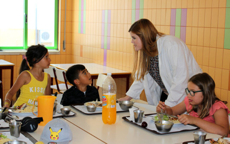 Nutricionista no Campo de Férias Jovem | foto da Junta de Freguesia de São Sebastião