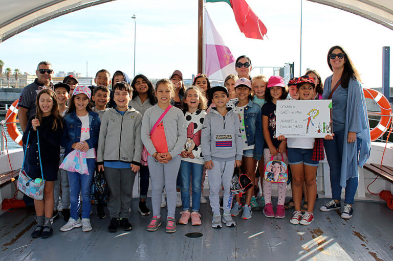 EB Pinheirinhos | Passeio no barco "Maravilha do Sado"