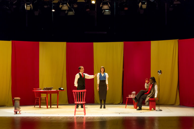 R.U.R. - Teatro Estúdio Fontenova