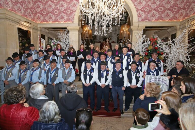 Janeiras - Paços do Concelho - Os Amigos do Independente | Os Amigos dos Sadinos | Coro do Município Afina Setúbal