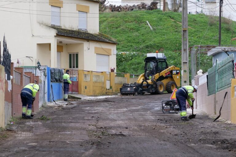 Repavimentações - ruas Ramalho Ortigão e Magnólias