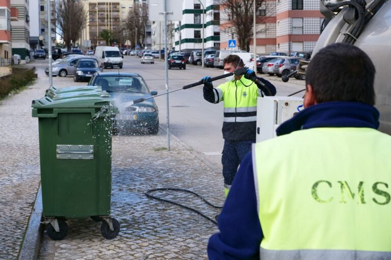 Coronavírus Covid-19 | Reforço higienização de contentores | Bairro do Liceu