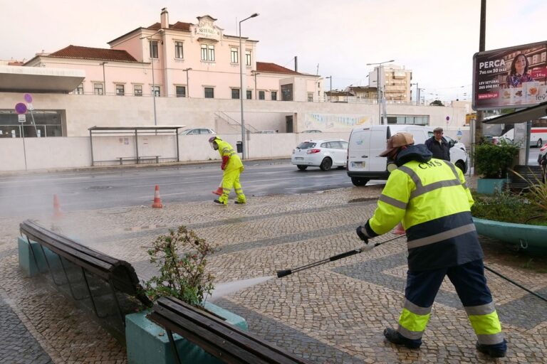 Coronavírus Covid-19 | limpeza urbana e desinfeção | Praça do Brasil