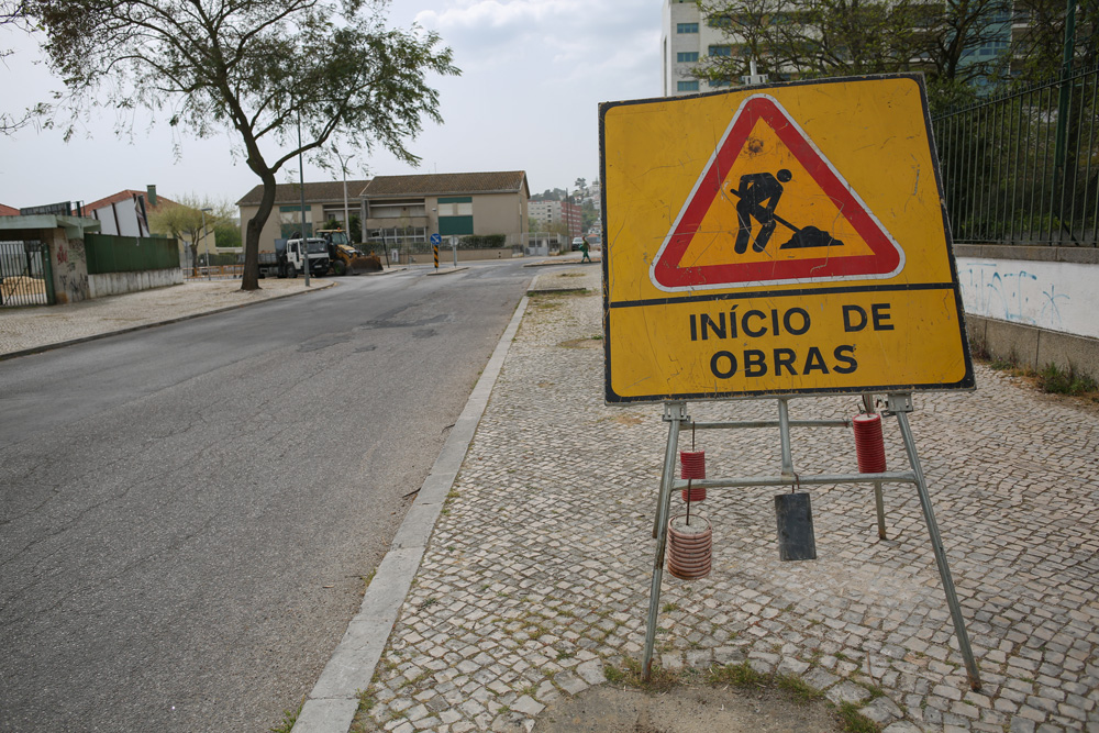 Avenida Dr. António Rodrigues Manito - nova rotunda em construção