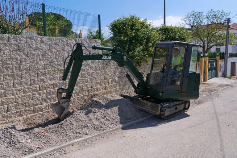 Obras de pavimentação - Rua da Aldeia Grande