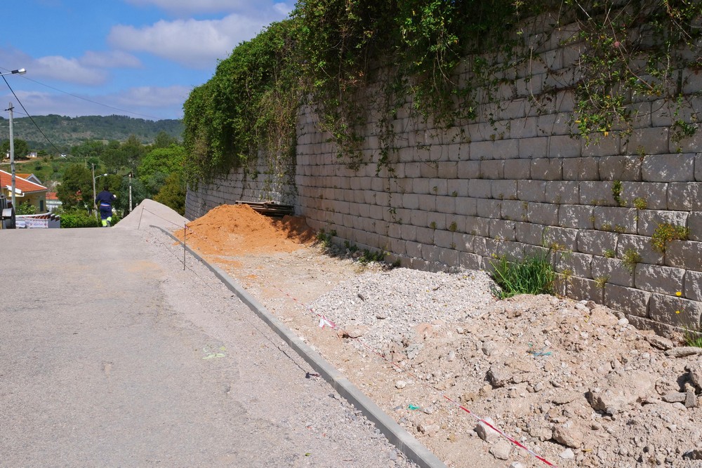 Obras de pavimentação - Rua da Aldeia Grande