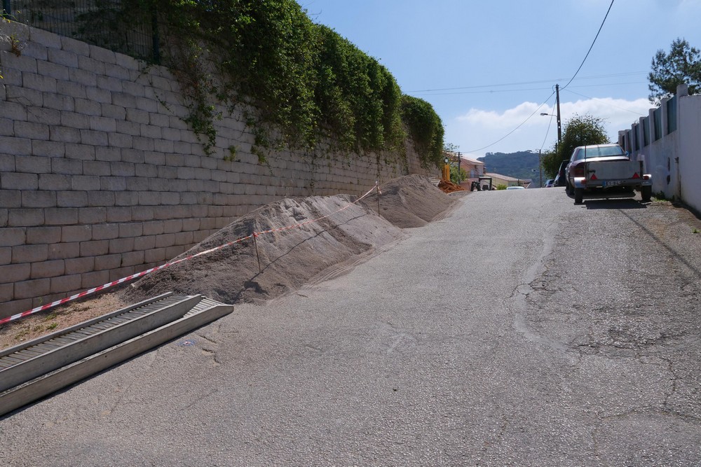 Obras de pavimentação - Rua da Aldeia Grande