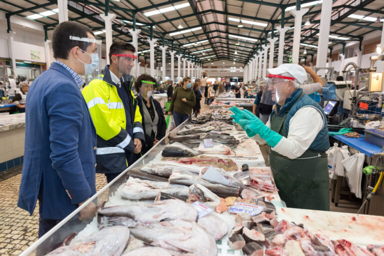 Coronavírus Covid-19 | Empresa Fan3D | entrega viseiras no Mercado do Livramento
