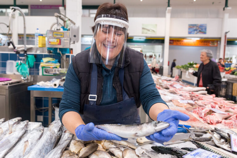 Coronavírus Covid-19 | Empresa Fan3D | entrega viseiras no Mercado do Livramento