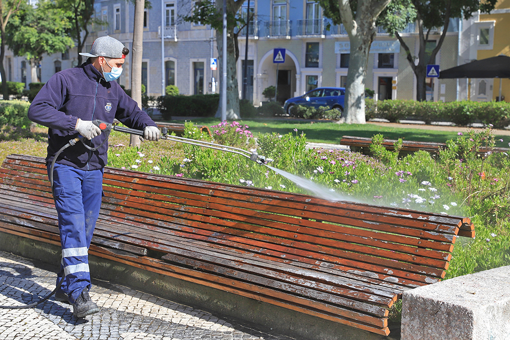 COVID_19_Av_Luisa_Todi_Desinfeção_Bancos_15_05_2020 (2)