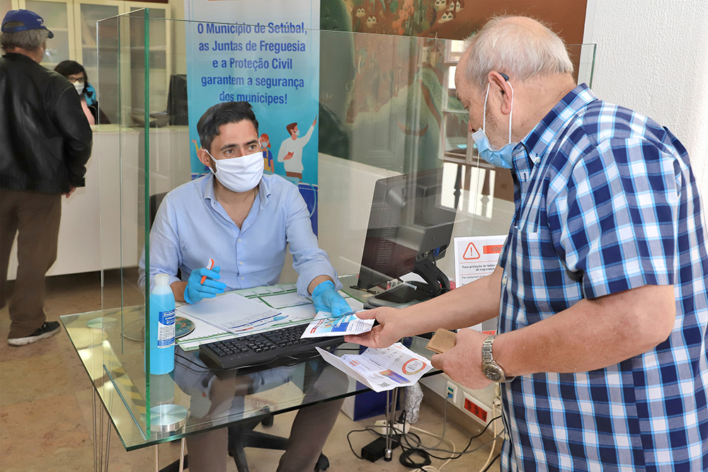 COVID-19 - Entrega de Máscaras - Loja Coisas de Setúbal - 5 de maio 2020