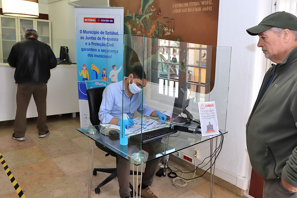 COVID-19 - Entrega de Máscaras - Loja Coisas de Setúbal - 5 de maio 2020