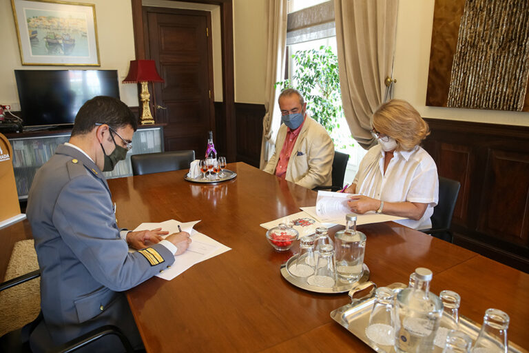 Clube Militar de Oficiais de Setúbal | Assinatura de Auto de Entrega