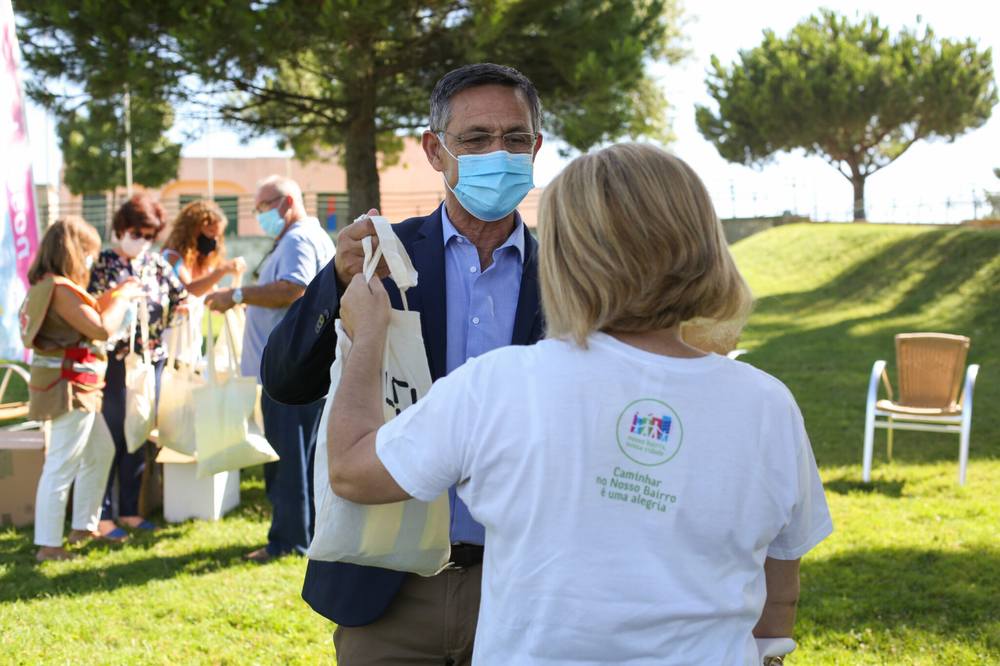 NBNC - Entrega de kits Caminhante pelo IPS aos moradores