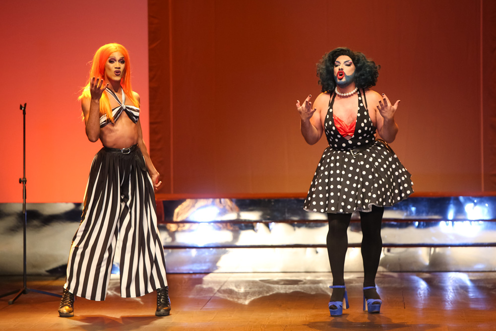 Festa do Teatro | Damas da Noite, Uma Farsa de Elmano Sancho | Loup Solitaire