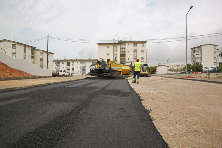 Obras - Rua Júlio Dinis - asfaltamentos