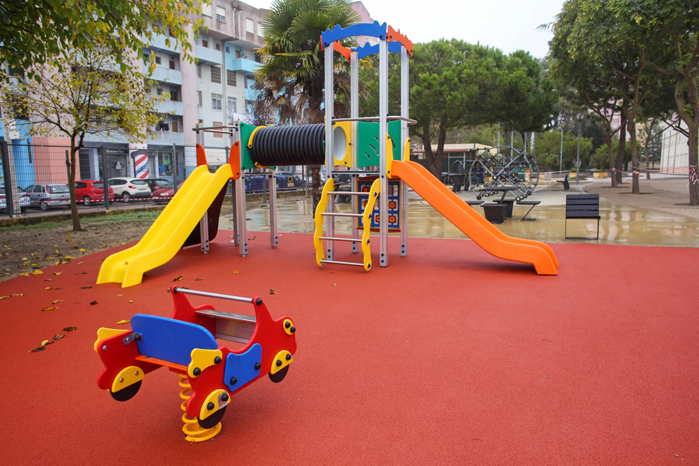 EB Luísa Todi - equipamento lúdico novo