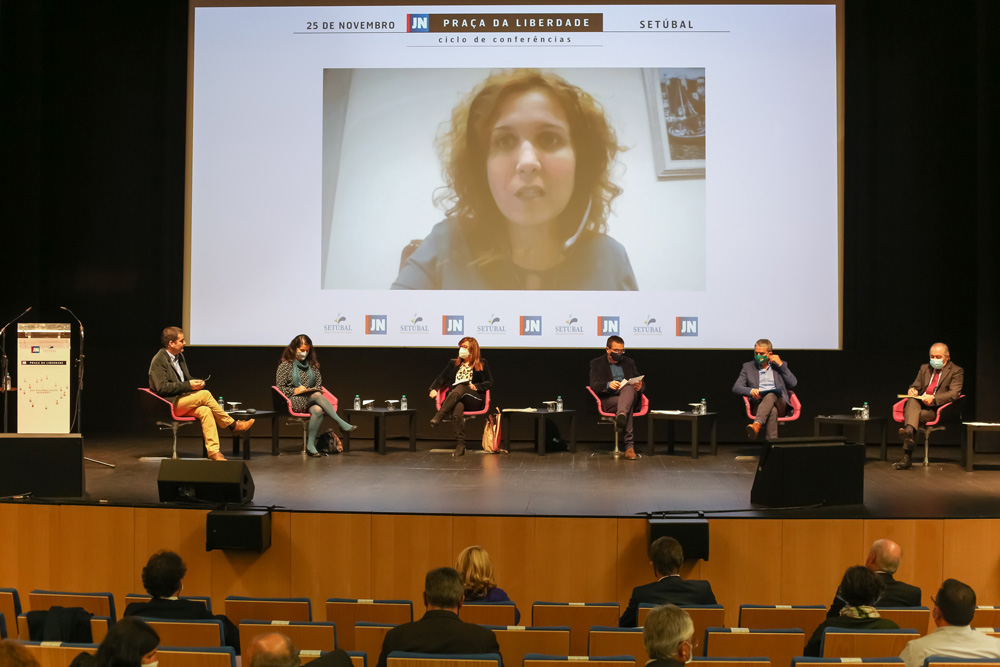 Quinto Painel: Que Descentralização Queremos? Representantes dos Grupos Parlamentares Representados na Assembleia da República.