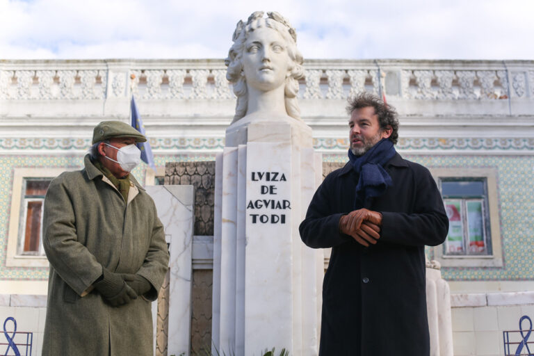 Aniversário Luísa Todi - deposição de flores na glorieta