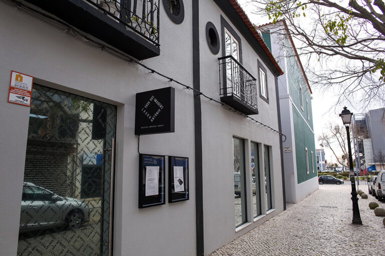 Casa das Imagens Lauro António - Biblioteca, Mediateca e Arquivo