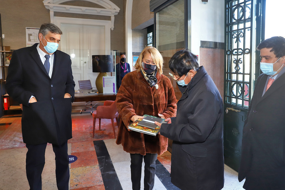 Embaixador do Japão visita Setúbal