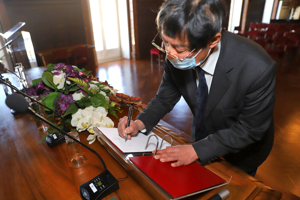 Embaixador do Japão visita Setúbal