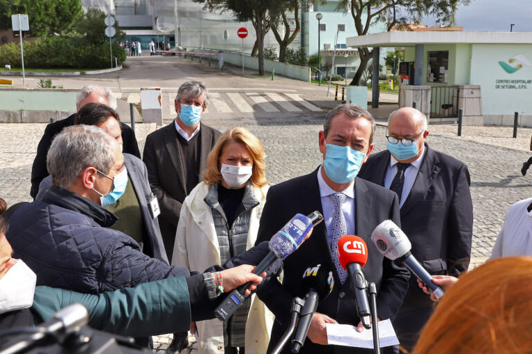 Visita do bastonário da Ordem dos Médicos ao Hospital de São Bernardo