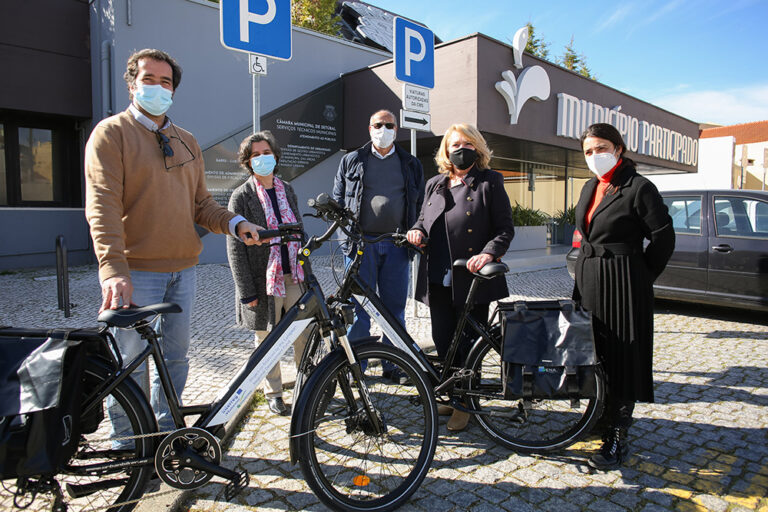 ENA entrega de bicicletas elétricas à autarquia