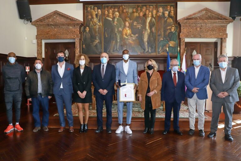 Medalha de Honra da Cidade a Pedro Pichardo | cerimónia no Salão Nobre dos Paços do Concelho