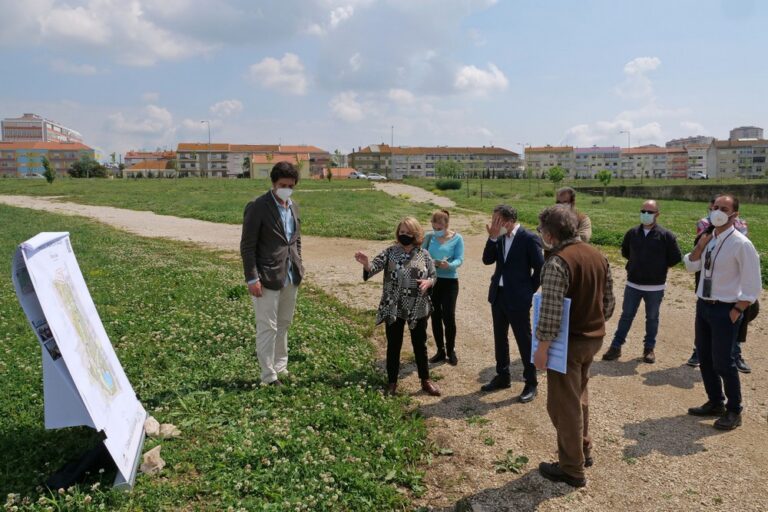 Visita a intervenções Parque Urbano da Várzea e praias de Galapos e Albarquel - Agência Portuguesa do Ambiente