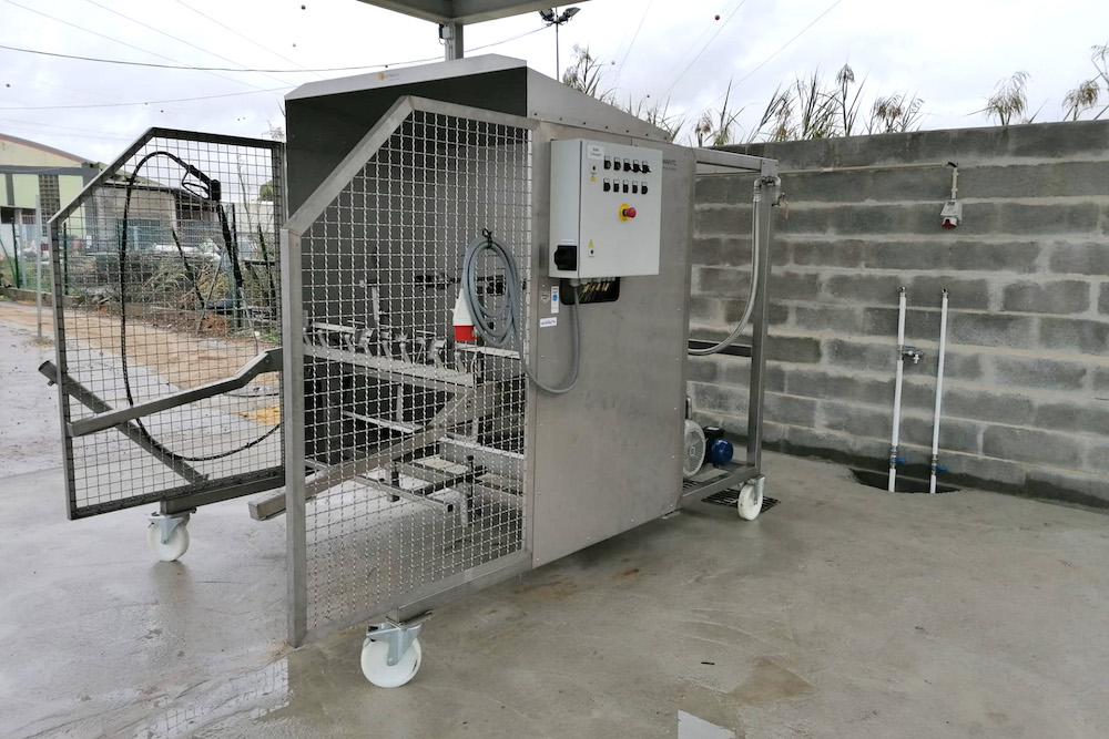 Nova máquina para lavagem de contentores